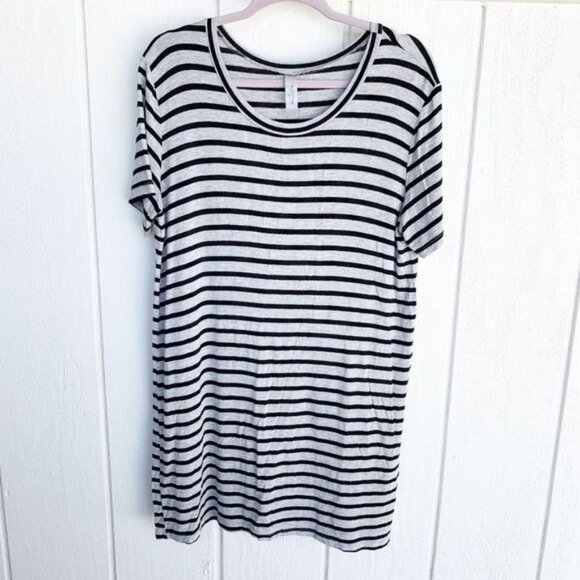 Mahina Hawaii Grey Black Striped T-Shirt Dress Women's Size Medium M - Picture 1 of 6